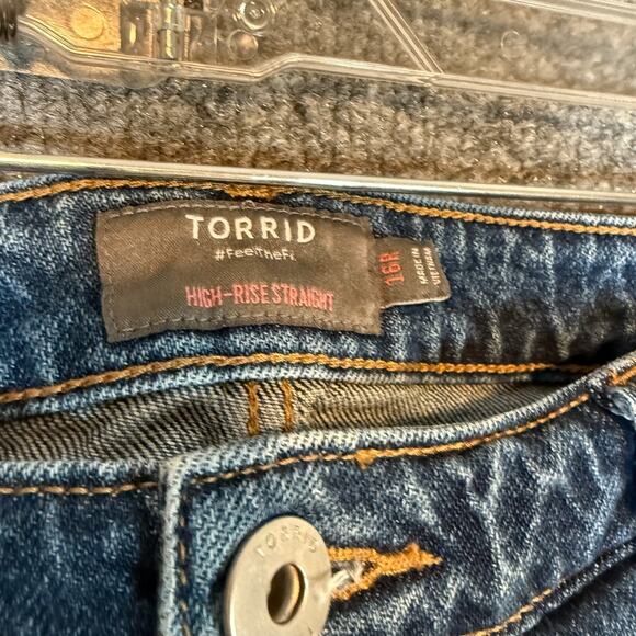 Torrid Jeans Womens 16 Blue Denim High Rise Plus Size Crop Frayed Hem Distressed - Picture 5 of 12